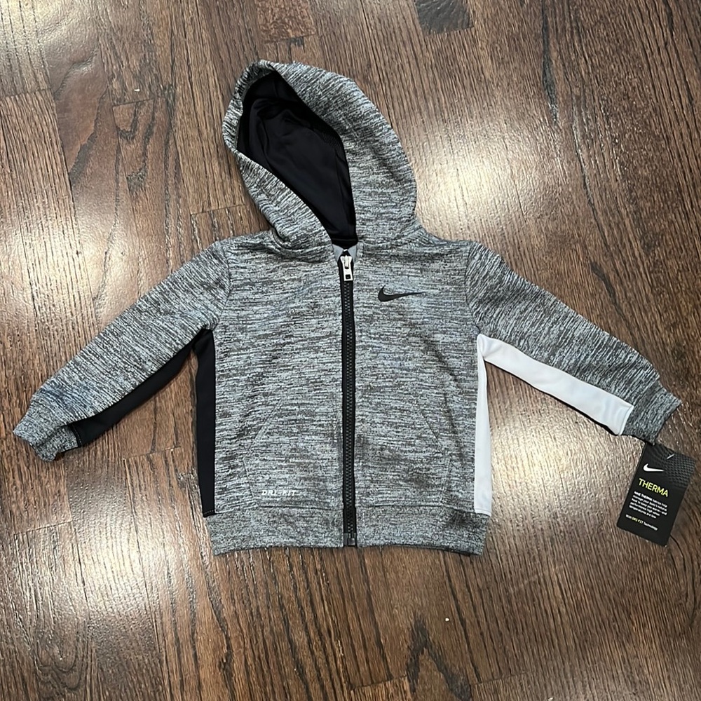 👗NWT Nike Dri-Fit 18 months zip up hoodie